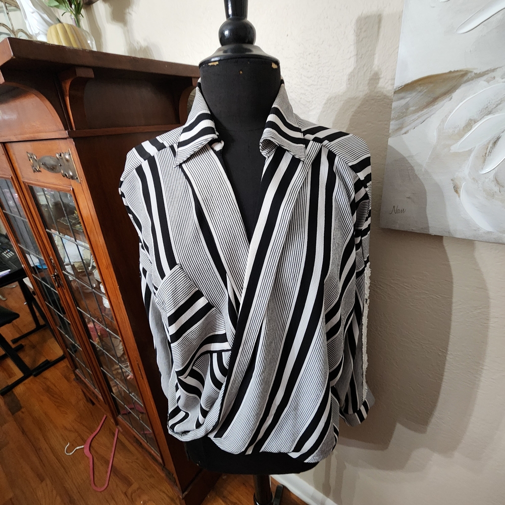 Gianni Bini Monochrome Striped Top